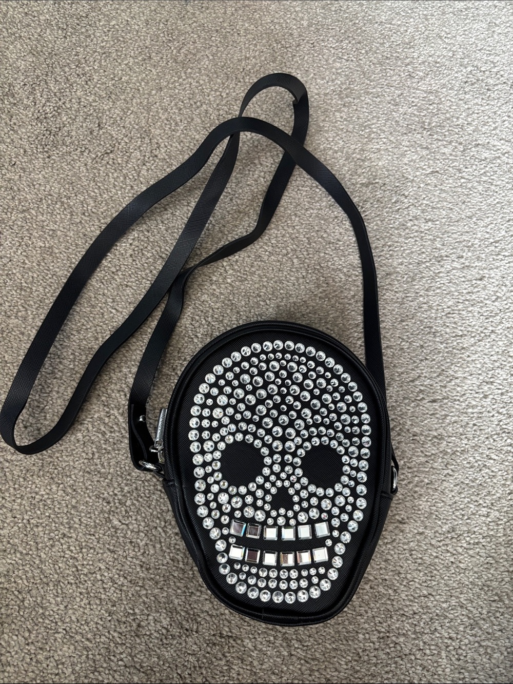 Skull bedazzled small bag